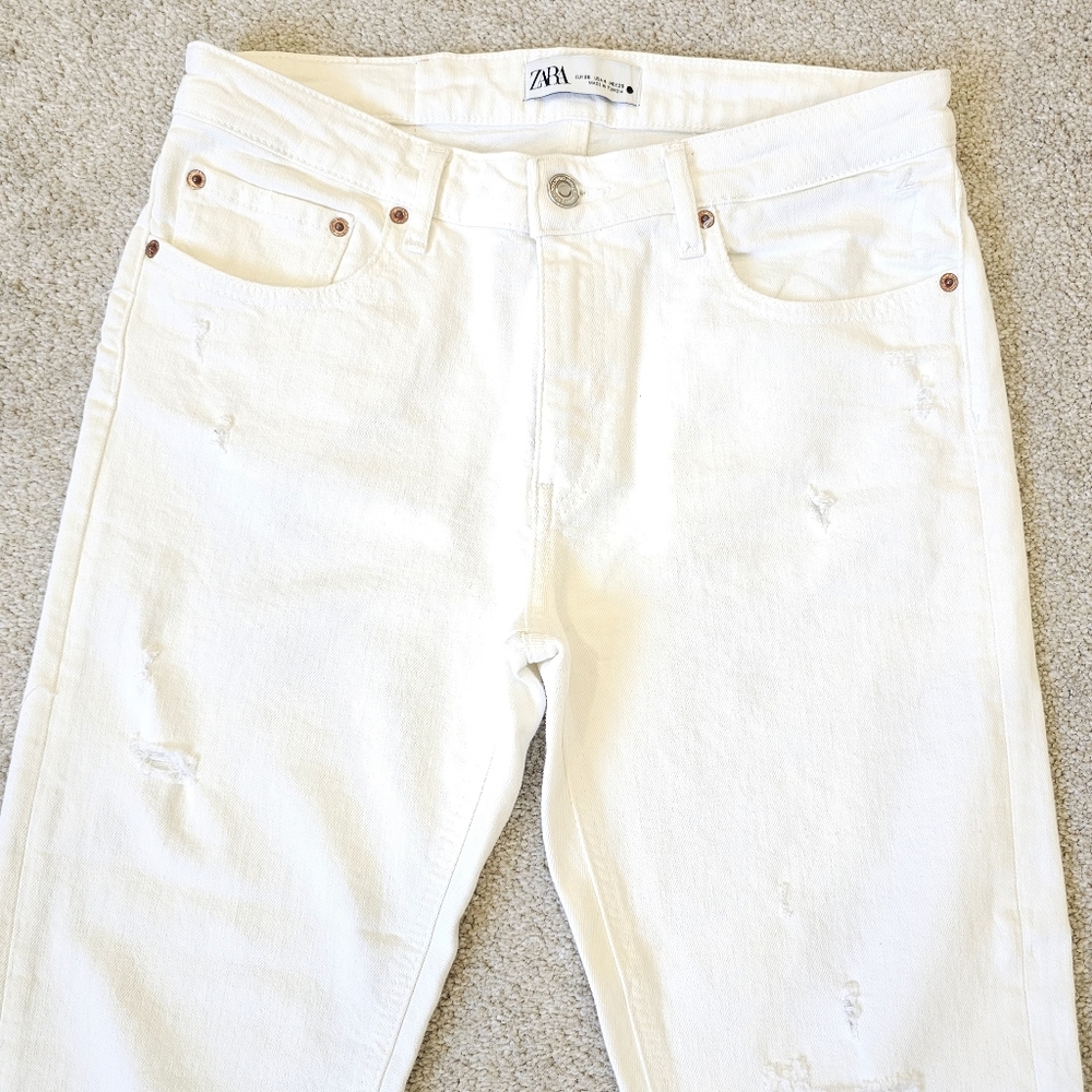 Zara NWOT White Ripped detail Slim Boyfriend Jeans Size US4
